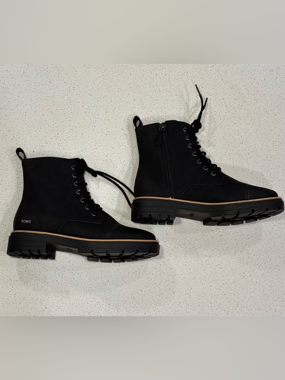 TOMS Black Combat Lug Sole Ankle Boots Lace Up Side Zip Womens Size 7 Like New - Picture 7 of 9